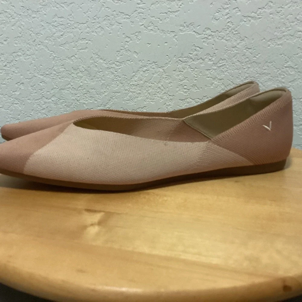Vivaia Pointed Toe Flats Women Size 43 Blush Tan Colorblock‎ Sustainable Knit